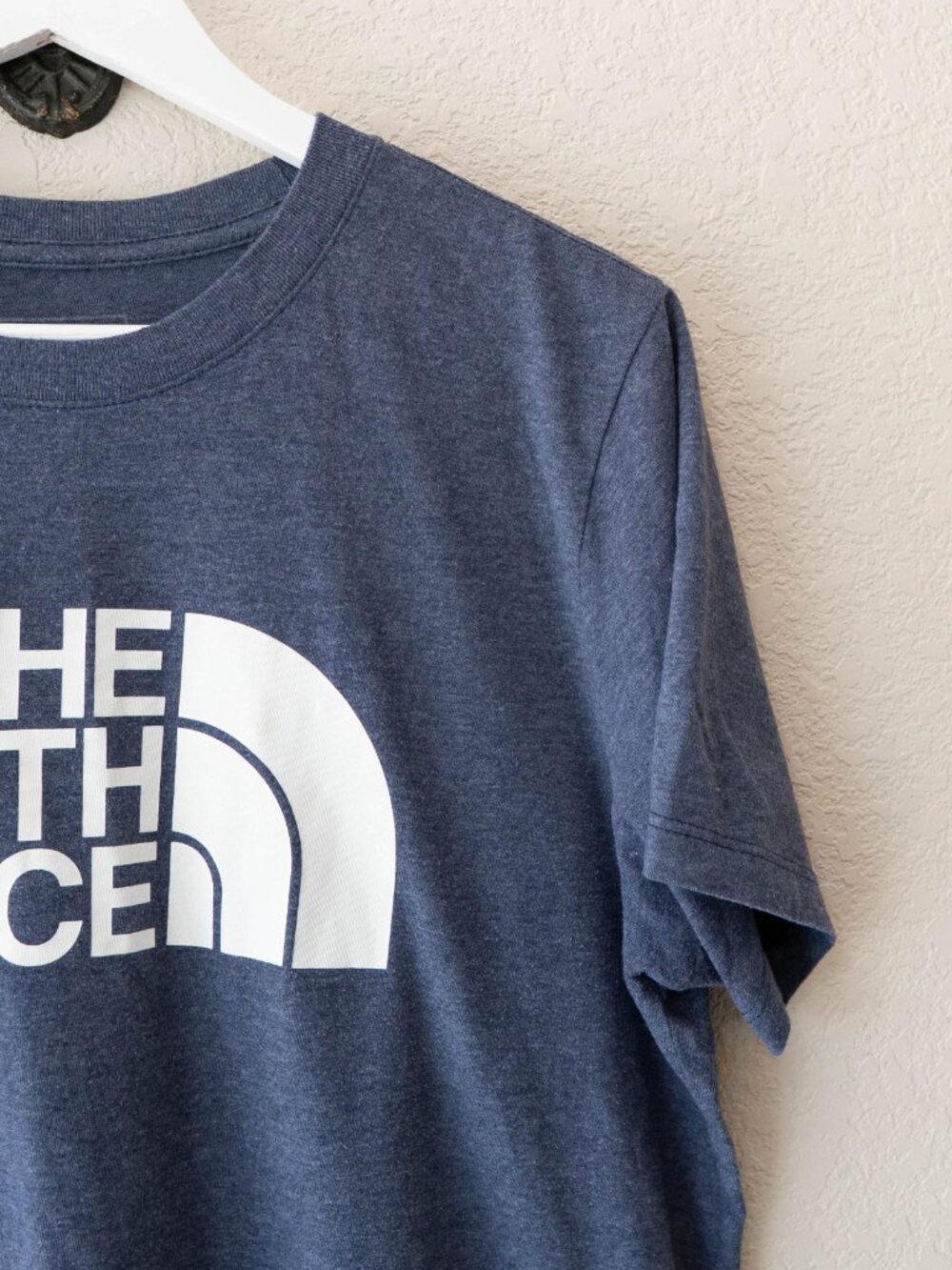 The North Face Women's Navy Logo Crew T-Shirt - Picture 5 of 13